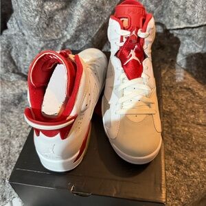 Jordan
Air Jordan 6 Retro sneakers size 7